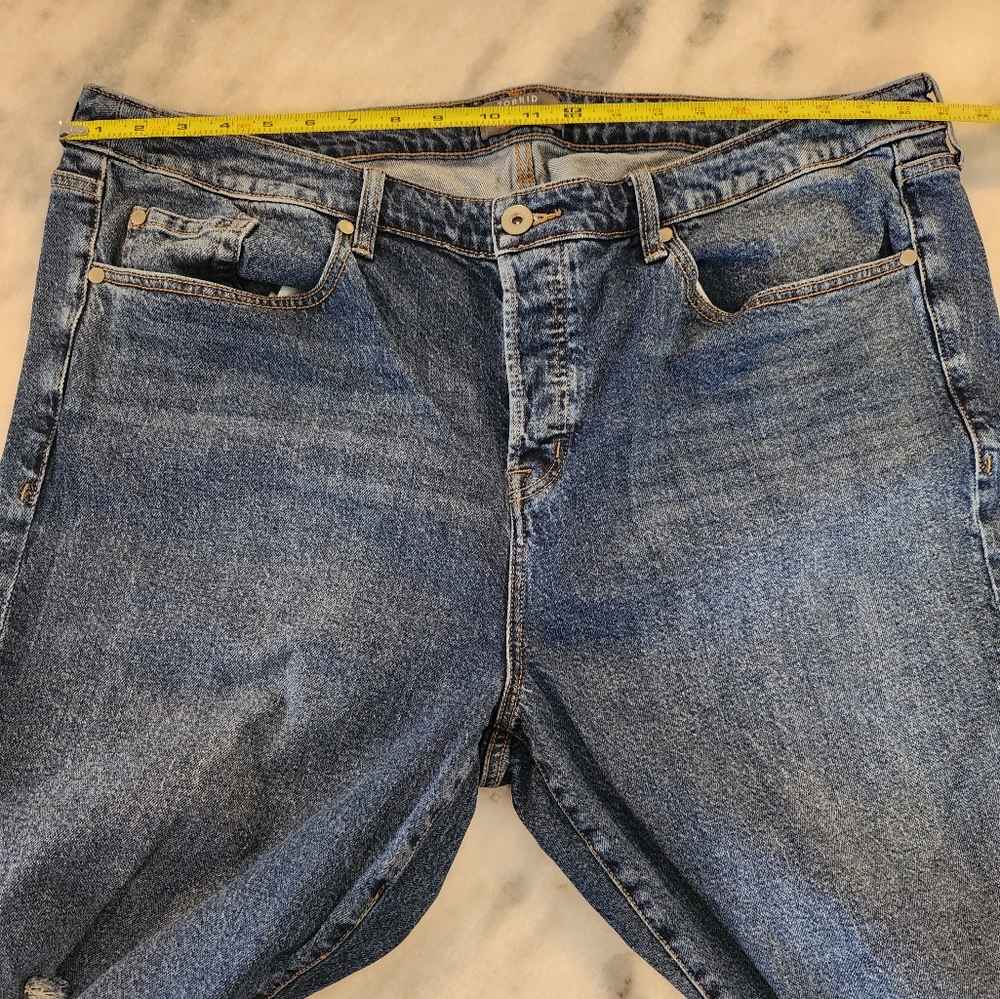 Torrid High Rise | Button Fly | Med-Wash | Classic Denim Jeans - Women 20 SHORT - Picture 6 of 9